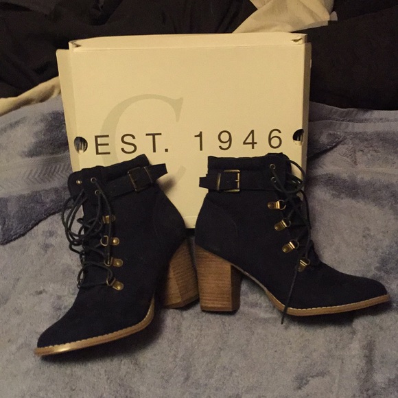 EST 1946 - Blue Suede Ankle Boots! - Picture 5 of 5